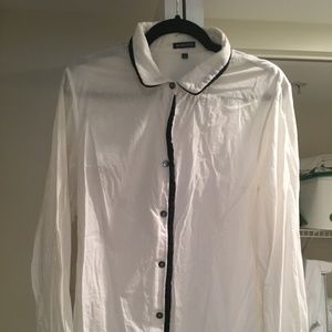 Blouse with black trim